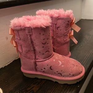 Never worn! Children's pink Bailey bow moon and star uggs